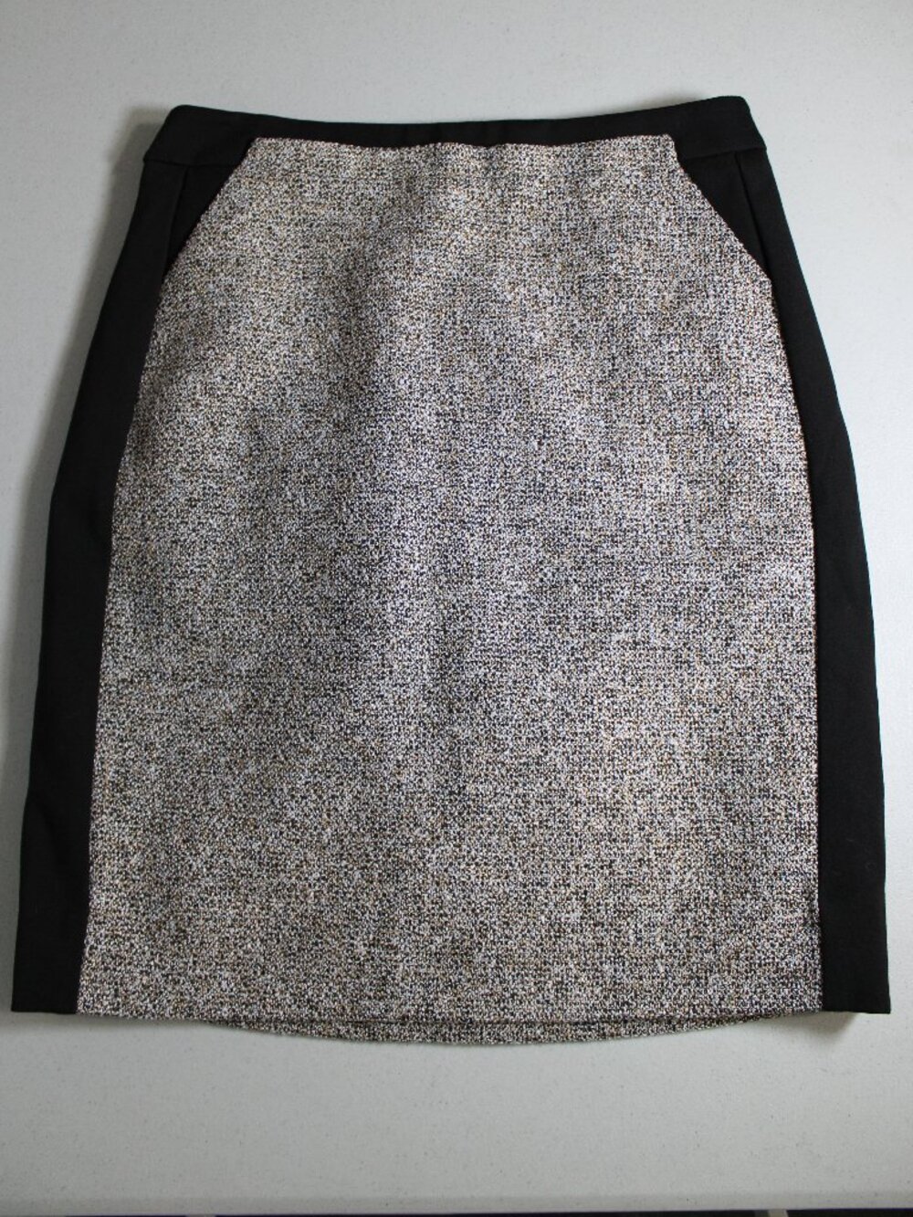 White House Black Market Gray & Black Tweed Pencil Mini Skirt w/Solid Sides